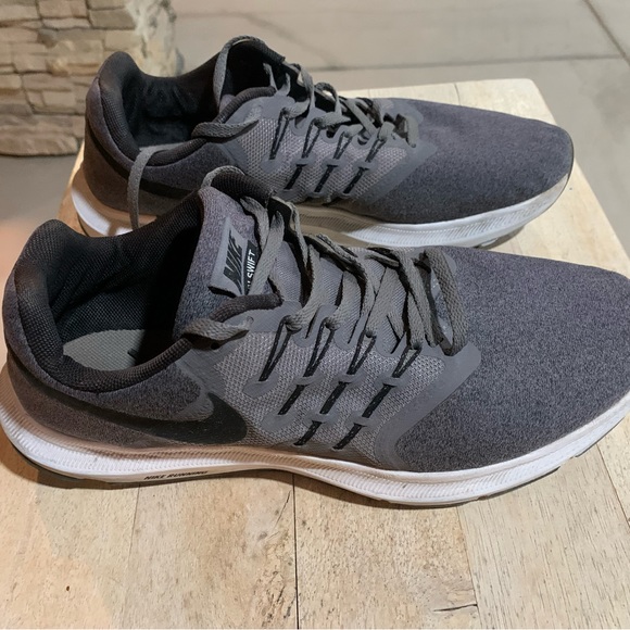 Nike Run Swift Men’s Size 10.5 (Used) - Picture 2 of 5